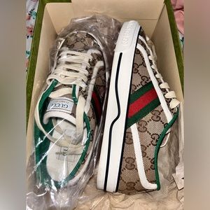 Only wore once size 37